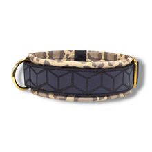Lade das Bild in den Galerie-Viewer, reflektierendes Halsband 30mm "Golden Leopard II"