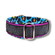 Lade das Bild in den Galerie-Viewer, reflektierendes Halsband 40mm "Rainbow Leopard I"