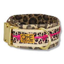 Lade das Bild in den Galerie-Viewer, Halsbänder - Halsband 50mm Pink Leo Love IV