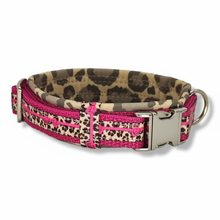 Lade das Bild in den Galerie-Viewer, Halsband 20mm &quot;Pink Leo Love VI&quot;
