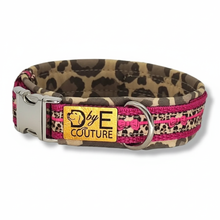 Lade das Bild in den Galerie-Viewer, Halsband 20mm &quot;Pink Leo Love VI&quot;
