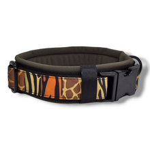 Lade das Bild in den Galerie-Viewer, Halsband 40mm &quot;Animal Camouflage I&quot;
