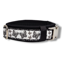 Lade das Bild in den Galerie-Viewer, Halsband 30mm &quot;Black &amp; White Butterflies II&quot;

