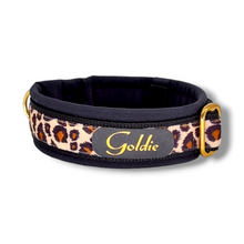 Lade das Bild in den Galerie-Viewer, Halsband 40mm &quot;Golden Leo Love I&quot;
