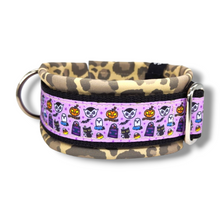 Lade das Bild in den Galerie-Viewer, Halsband 40mm &quot;Halloween-Leo-Love II&quot;
