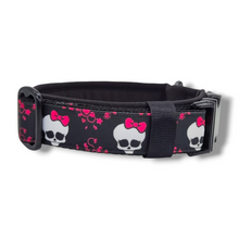 Lade das Bild in den Galerie-Viewer, Halsband 50mm &quot;Pink Bow Skull - Black Edition III&quot;
