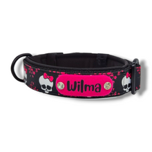 Lade das Bild in den Galerie-Viewer, Halsband 50mm &quot;Pink Bow Skull - Black Edition III&quot;
