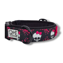 Lade das Bild in den Galerie-Viewer, Halsband 40mm &quot;Pink Bow Skull - Black Edition II&quot;
