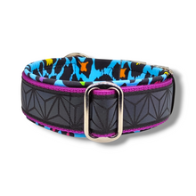 Lade das Bild in den Galerie-Viewer, reflektierendes Halsband 40mm &quot;Rainbow Leopard I&quot;
