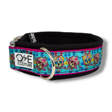 Lade das Bild in den Galerie-Viewer, Halsband 40mm &quot;Sugar Skulls I&quot;
