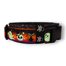 Lade das Bild in den Galerie-Viewer, Halsband 50mm &quot;Too Cute To Spook III&quot;
