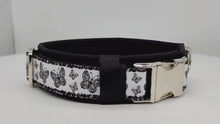 Laden und Abspielen von Videos im Galerie-Viewer, Halsband 30mm &quot;Black &amp; White Butterflies II&quot;
