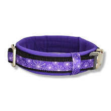 Lade das Bild in den Galerie-Viewer, Halsbänder - Halsband 25mm Lilac Spiderweb
