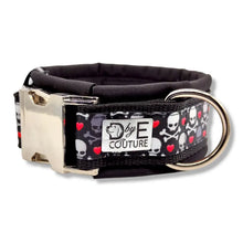 Lade das Bild in den Galerie-Viewer, Halsbänder - Halsband 50mm Skulls &amp; Hearts III
