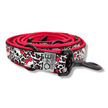 Lade das Bild in den Galerie-Viewer, Leinen - Leine 3-fach Red Bow Skull

